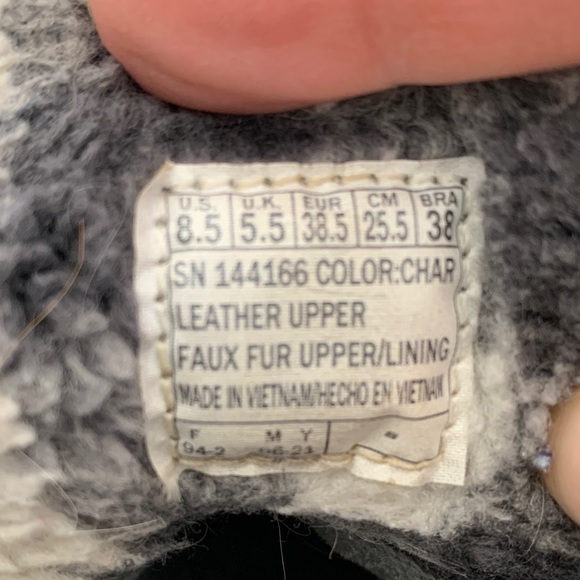 Skechers Black and Gray Winter Boots - Picture 6 of 17